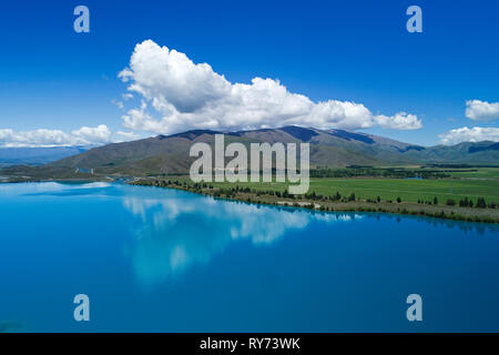 Lake Ruataniwha und Benmore, Mackenzie Country, Südinsel, Neuseeland - Luftbild Stockfoto