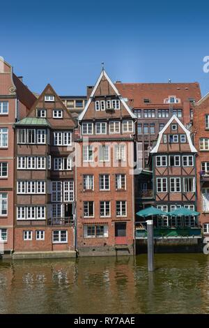 Historischen Backsteinhäusern in die Waterfront, Bürgerhäuser, Deichstraße, Nikolaifleet, Hamburg, Deutschland Stockfoto