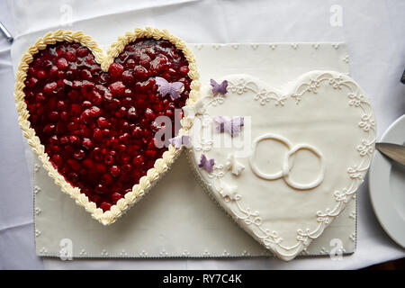 eine traditionelle Hochzeitstorte dessert Stockfoto