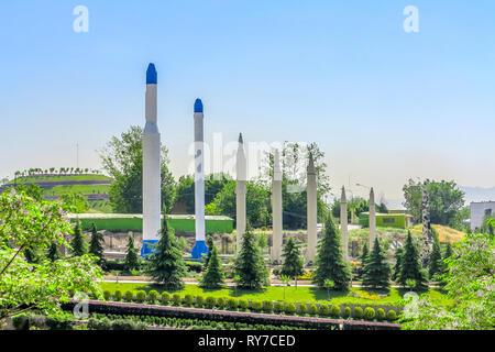 Teheran Ab-o Atash Park mit Blick auf die Verbreitung ballistischer Raketen Raketen Stockfoto