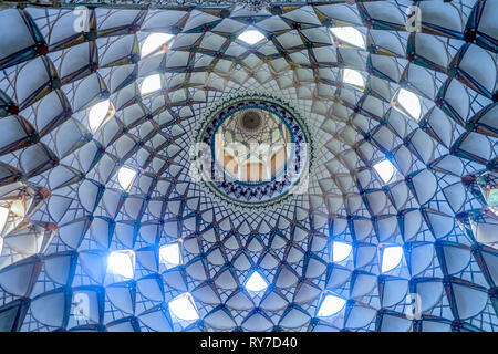 Kashan Boroujerd historischen Haus mit Muqarna Ahoopay Wabe Stalaktit Gewölbe Decke Stockfoto