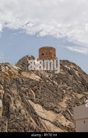 Historische Mutrah Fort in der Altstadt von Muscat in Oman Stockfoto