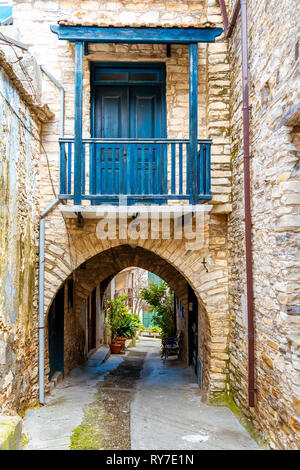 Einer Ruhigen Straße in einem alten, traditionellen Dorf von Pano Lefkara. Bezirk Larnaca, Zypern Stockfoto