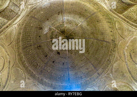 Isfahan Masjed-e Jameh Moschee alten Ziegel Decke Stockfoto