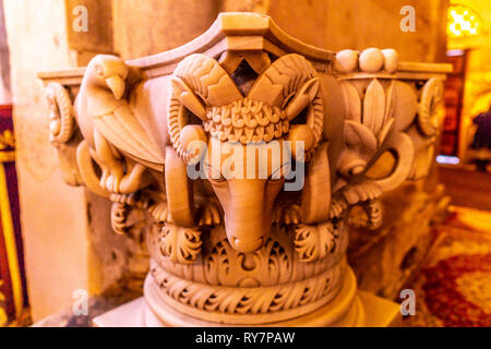 Thessaloniki Hagios Demetrios Kathedrale Closeup gehörnte Schafe Carving Relief Kapital einer Spalte Stockfoto