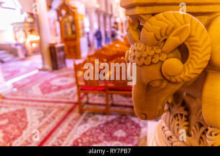 Thessaloniki Hagios Demetrios Kathedrale Closeup gehörnte Schafe Carving Relief Kapital einer Spalte Stockfoto