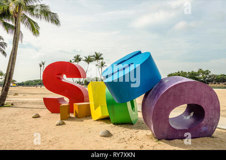 Bunte Siloso Artwork Logo auf Siloso Beach, Sentosa Island, Singapur Stockfoto