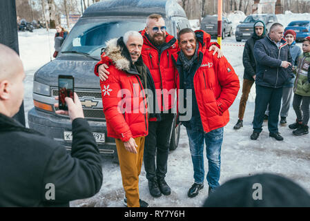 REGION MOSKAU, FRJASINO, GREBNEVO IMMOBILIEN - 09.MÄRZ 2019: Samy Naceri französische Star und Schauspieler von Taxi Filme und sein Bruder Bibi Nacery Besuch der Stockfoto