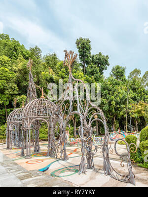 Gaudi Stil Brunnen am Merlion Walk auf Sentosa Island, Singapur. Stockfoto