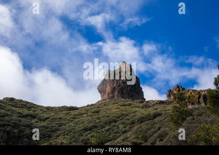 Gran Canaria, Februar, Blick Richtung Roque Saucillo Rock Formation aus einem Wanderweg Stockfoto