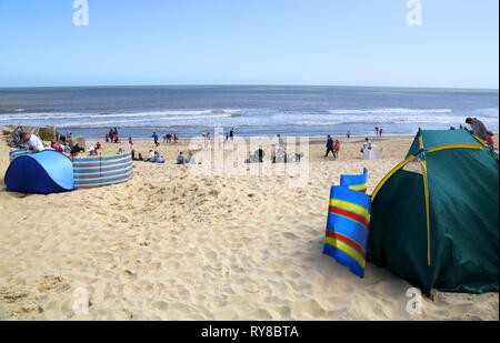 Der Sandstrand in der Küstenstadt hemsby an der Küste von Norfolk Stockfoto