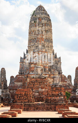 Pagode und in sitzender Buddha Phra Nakhon Si Ayutthaya Stockfoto