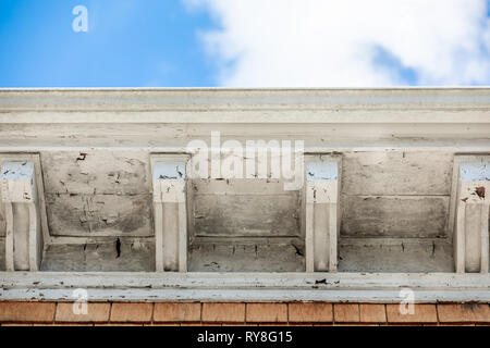 Alte Untersicht auf ein altes Haus Stockfoto