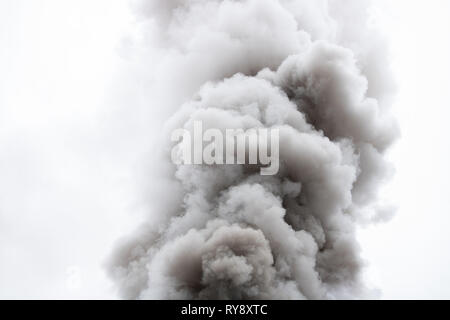 Rauch Umweltverschmutzung industriellen Kohlendioxid CO2 in der Atmosphäre aus Stahl Fabriken in Peking, China. Stockfoto