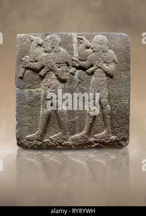 Foto der Hethiter monumentale Relief modellierten orthostat stone Panel von einer Prozession Basalt, Karkamıs, (Kargamıs), Karkemisch (Karkemish), 900-700 v. Chr. Stockfoto