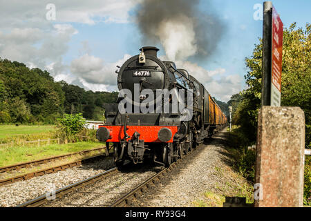 Stanier Klasse 5 4-6-0 Nr. 44776 Ansatz von Pickering Stockfoto