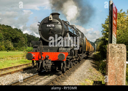 Stanier Klasse 5 4-6-0 Nr. 44776 Ansatz von Pickering Stockfoto