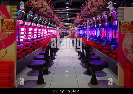 OSAKA, Japan-26 FEB 2019 - Ansicht einer pachinko Slot Spiel Salon in Osaka, Japan. Stockfoto