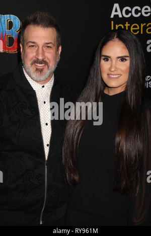 Joey Fatone, Izabel Araujo 03/11/2019 Die Weltpremiere von 'Dumbo' gehalten am El Capitan Theatre und Ray Dolby Ballsaal, Lowes Hollywood Hotel in Los Angeles, CA. Foto von HNW/PictureLux Stockfoto