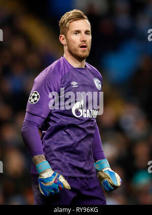 Schalke Torhüter Ralf Fahrmann während der UEFA Champions League Runde 16 zweite Bein Gleiches an Etihad Stadium, Manchester. Stockfoto