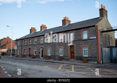 Drei bay zweistöckigen Häusern ab 1880 auf Portland Zeile Dublin Irland Europa Stockfoto