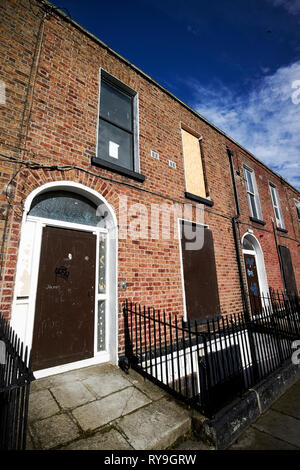 Georgische Anfang des neunzehnten Jahrhunderts Reihenhäuser unter Sanierung Summerhill North Parade Dublin Irland Europa Stockfoto