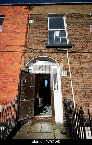 Georgische Anfang des neunzehnten Jahrhunderts Reihenhäuser unter Sanierung Summerhill North Parade Dublin Irland Europa Stockfoto