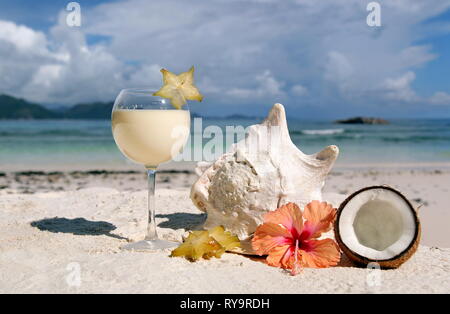 Cocktail am Strand Stockfoto