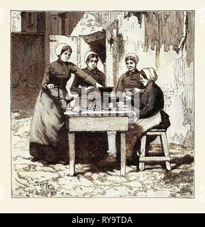 Schweizer Dynamite Herstellung bei Isleten: Molding Explosive Gummi Patronen Stockfoto