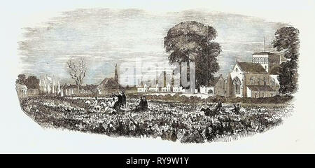 Die Prozession vorbei an der Kirche und Krankenhaus St. Kreuz, Winchester, Großbritannien Stockfoto