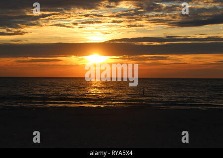 Einweichen in der letzten der Strahlen von einem schönen, sonnigen Tag. Stockfoto