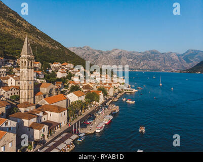 Luftaufnahme von perast Stadt in Montenegro Stockfoto