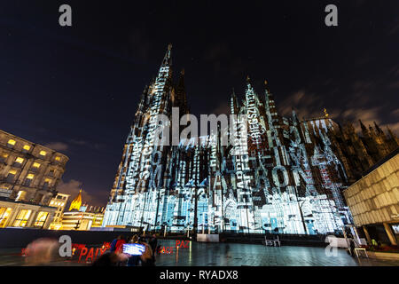 Beleuchtung am Koelner Dom Stockfoto