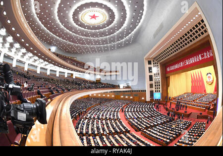 Peking, China. 13 Mär, 2019. Den Abschluss der zweiten Tagung des 13. Nationalen Ausschuss der Chinese People's Political Consultative Conference (Cppcc) ist in der Großen Halle des Volkes in Peking, der Hauptstadt von China, 13. März 2019 statt. Quelle: Rao Aimin/Xinhua/Alamy leben Nachrichten Stockfoto