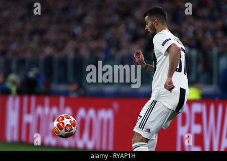 Torino, Italien. 12 Mär, 2019. Leonardo Spinazzola von Juventus Turin FC in Aktion während der UEFA Champions League Runde 16 zweite Bein Übereinstimmung zwischen Juventus Turin und dem Club Atlético de Madrid. Credit: Marco Canoniero/Alamy leben Nachrichten Stockfoto