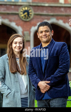 Belfast, Nordirland, Großbritannien. 13. Mär 2019. Bild: 11 Mrz 2019. Dr. Ahmed Ibrahim Osman, Research Fellow und Clare Burnett, PhD Researcher an der Queen's University Belfast, an das Parlament heute (Mittwoch, 13. März) ihre Forschung auf eine Reihe von Politikern und einer Fachjury zu präsentieren, als Teil der Stammzellen für Großbritannien. Ahmed ist ein Forscher in der Schule für Chemie und Chemische Verfahrenstechnik. Clare ist promovierte Forscher in der Schule der Mechanischen und Luft- und Raumfahrttechnik. Credit: Funktion Auge/Alamy leben Nachrichten Stockfoto