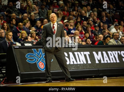 Mar 12 2019 Las Vegas, NV, USA St. Mary's Head Coach Randy Bennett während der NCAA West Coast Conference Männer Basketball Turnier Meisterschaft zwischen den Gonzaga Bulldogs und die Saint Mary's Gaels 60-47 gewinnen in der Orleans Arena in Las Vegas, NV. Thurman James/CSM Stockfoto