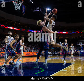 Mar 12 2019 Las Vegas, NV, USA Gonzaga, Brandon Clarke (15) Laufwerke an den Korb während der NCAA West Coast Conference Männer Basketball Turnier Meisterschaft zwischen den Gonzaga Bulldogs und die Saint Mary's Gaels 47-60 in der Orleans Arena in Las Vegas, NV verloren. Thurman James/CSM Stockfoto