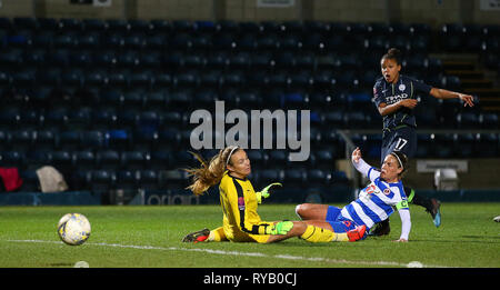 High Wycombe, Bucks, UK. 13 Mär, 2019. Nikita Parris von Manchester City Kerben zu es 1-1 während Super die Women's League Match zwischen Reading FC Frauen und Manchester City Frauen an Adams Park, High Wycombe, England am 13. März 2019. Redaktion verwenden Sie nur Credit: Paul Terry Foto/Alamy leben Nachrichten Stockfoto