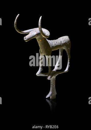 Bronzezeit Hattiergemeinschaft zeremoniellen Stier Statuette aus Bronze aus einem möglichen königliche Grab aus der Bronzezeit (2500 v. Chr. bis 2250 v. Chr.) - alacahoyuk - Museum für Anatolische Stockfoto