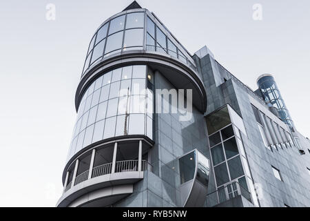 Wien, Österreich - 2 November, 2015: Haas Haus außen, modernes Gebäude in Wien, Stephansplatz. Von den österreichischen Architekten Hans Holl entworfen Stockfoto