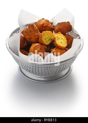 Hausgemachte Hush Puppies, Southern Food, Frittierter cornbread Kugeln Stockfoto