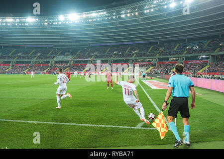 CHORZOW, Polen - 11. OKTOBER 2018: Fußball-Nationen League Division A Gruppe 3 match Polen vs Portugal 2:3. In aktion Kamil Grosicki schuss Ecke. Stockfoto