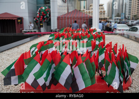 November 28, 2018 - Abu Dhabi, VAE: Bündel von kleinen VAE Fahnen Stockfoto