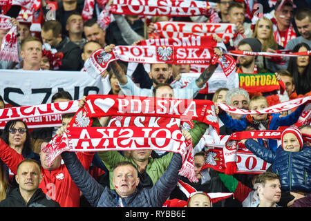 CHORZOW, Polen - 11. OKTOBER 2018: Fußball-Nationen League Division A Gruppe 3 match Polen vs Portugal 2:3. Im Bild die Befürworter der Polen. Stockfoto