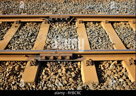 Detail der Dehnungsfuge in Bahnstrecke Stockfoto