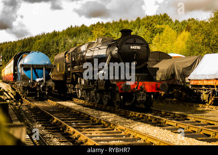 Stanier Klasse 5 4-6-0 Nr. 44776 bei Levisham Station auf der North Yorkshire Moors Steam Railway Stockfoto