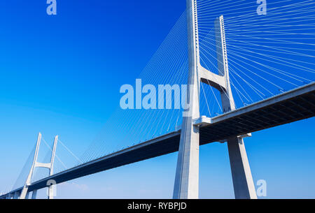Vasco da Gama Brücke über den Tejo-Fluss, Europas längste Brücke, Lissabon, Portugal, Europa Stockfoto