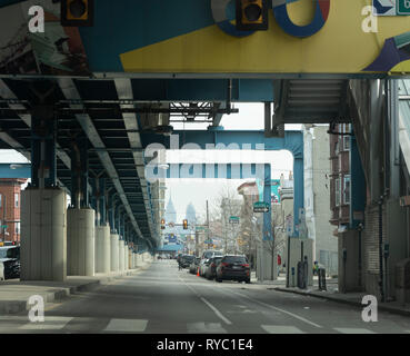 Blick nach Osten von der west Philadelphia, die Market Street im Stadtzentrum Philadelphia Stockfoto