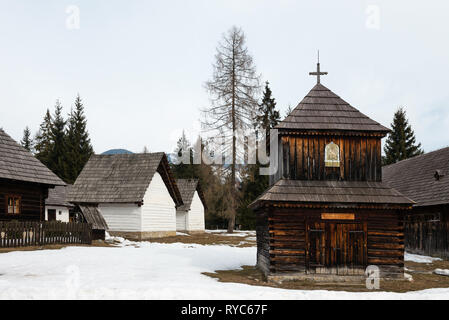 Glockenturm in Open-air Museum des liptauer Dorfes in Pribylina, Slowakische Republik Stockfoto